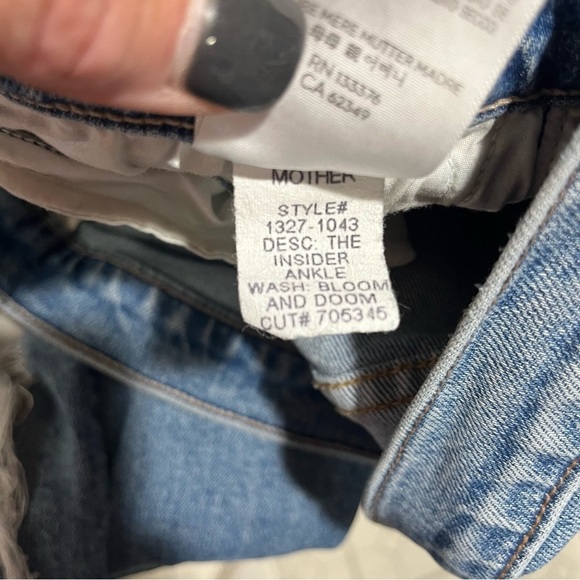 Mother The Insider Ankle Jeans Distressed Ankle and Doom Wash Size 29 Denim - Picture 8 of 8